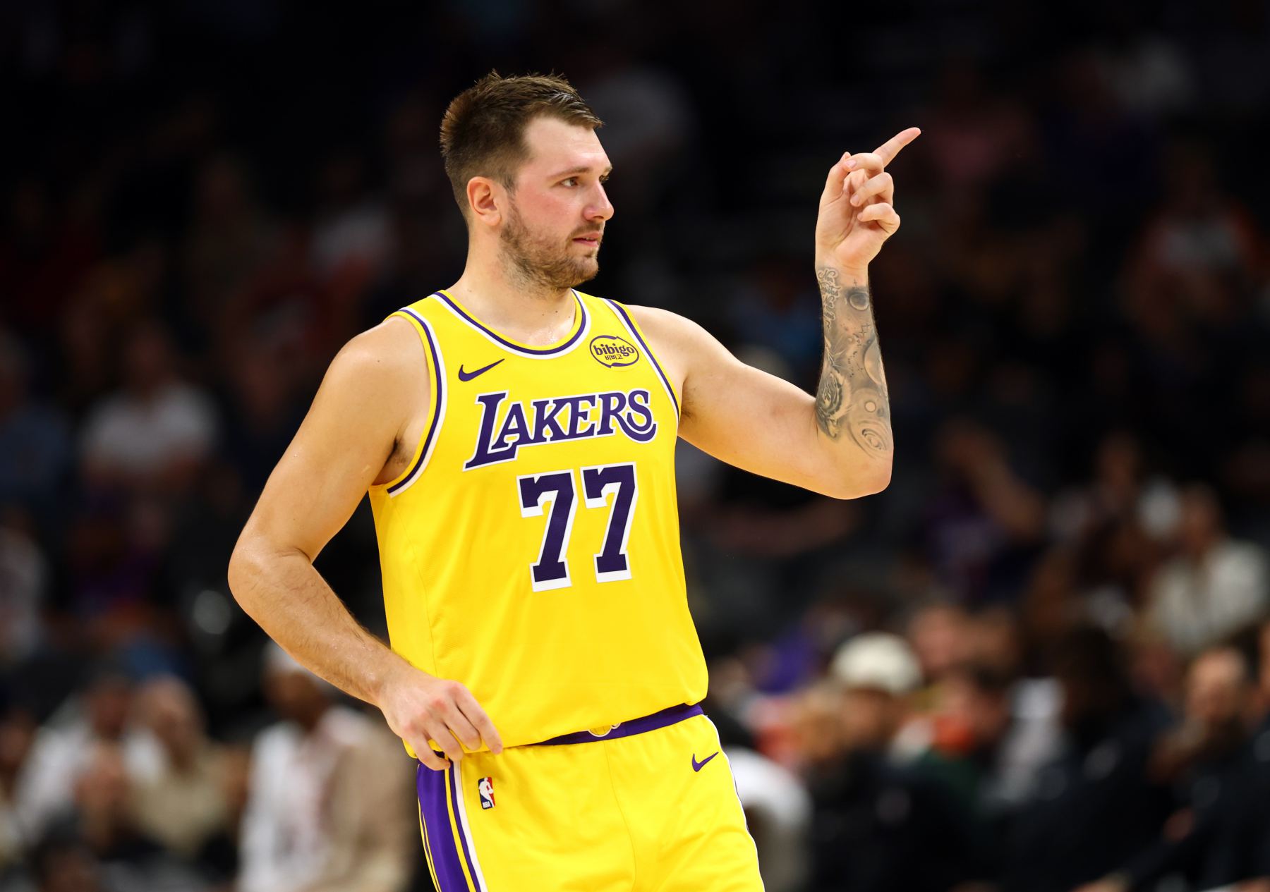 Doncic se tornou o jogador mais rápido a marcar mais de 40 pontos em um único jogo 50 vezes neste século.