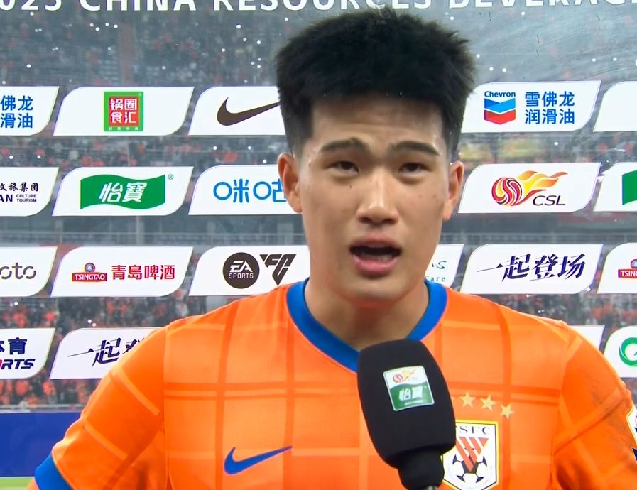 Peng Xiao: Mostramos o trabalho árduo exigido pela orientação de Han Peng. Obrigado aos fãs por terem vindo nos apoiar.
