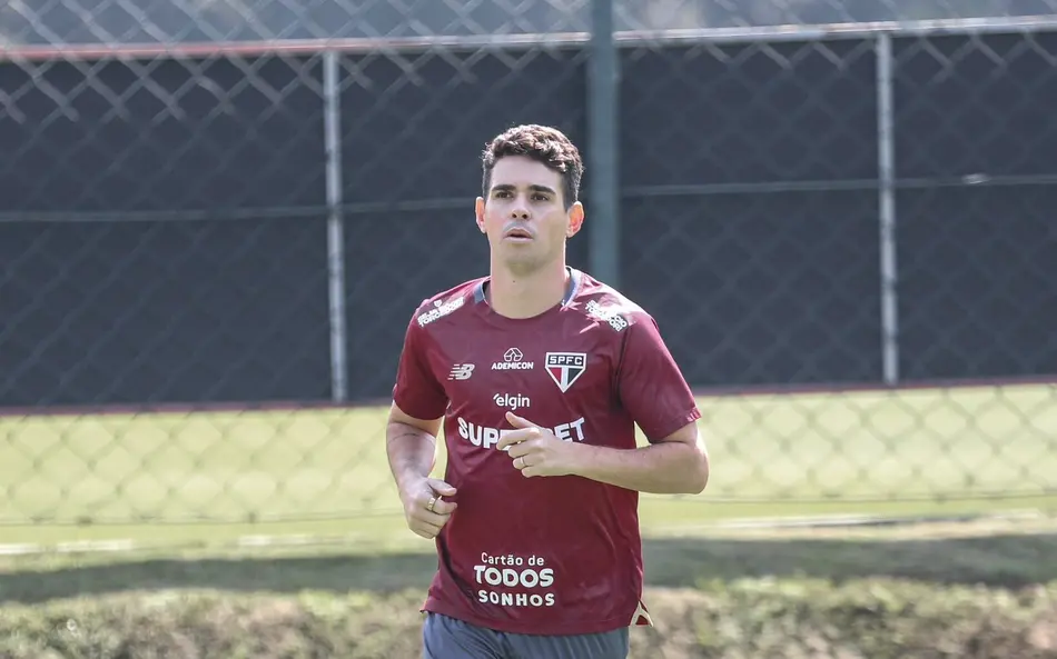 Mídia brasileira: Oscar está hospitalizado devido a problema cardíaco, torcedores paulistas mandam bênçãos